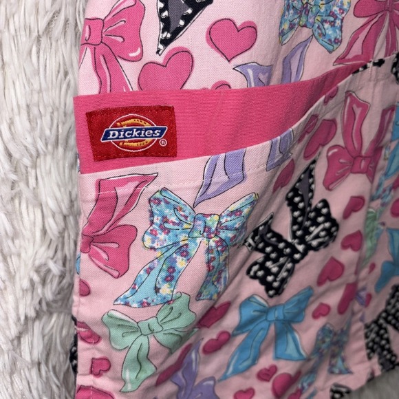 Dickies Scrub Top Women's Large Pink Bows Cotton Short Sleeve Nurse Medical - Picture 7 of 11